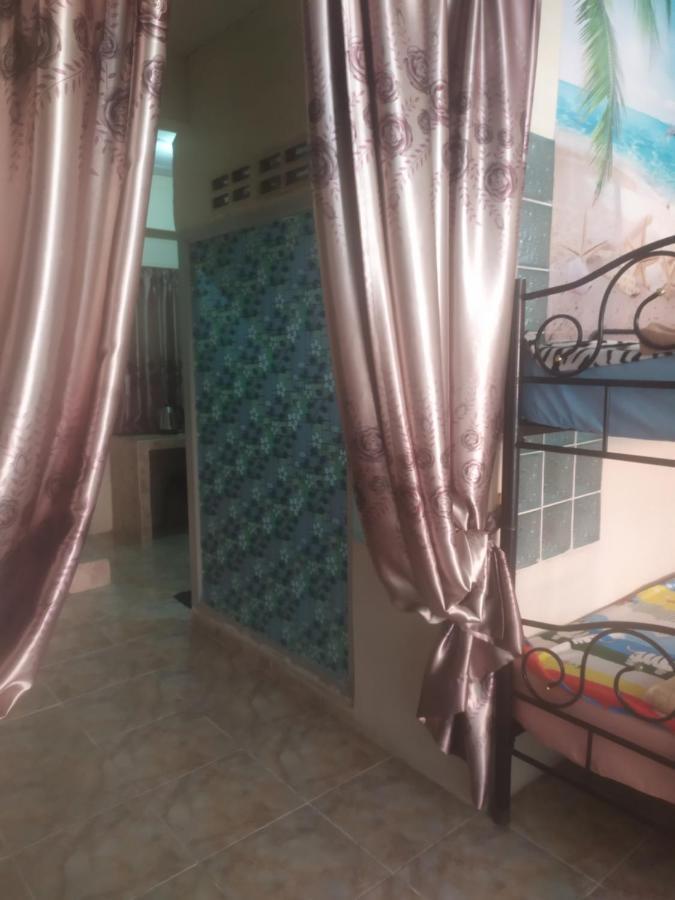 Artem's Guesthouse Jomtien Beach Extérieur photo