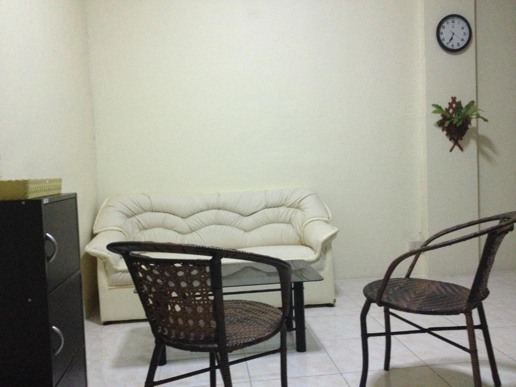 Artem's Guesthouse Jomtien Beach Extérieur photo
