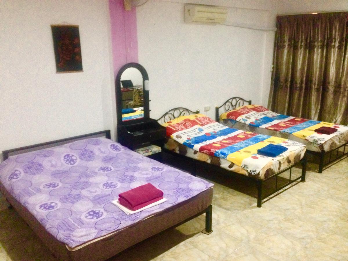 Artem's Guesthouse Jomtien Beach Extérieur photo