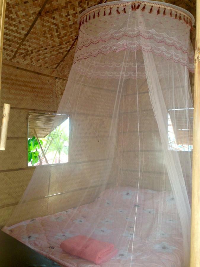 Artem's Guesthouse Jomtien Beach Extérieur photo